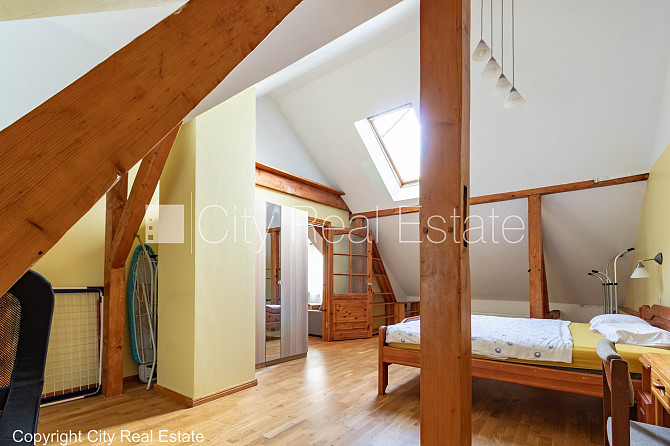 Koka māja, fasādes māja, slēgts pagalms, ieeja no pagalma, mansards, logi vērsti mājas abās Rīga - foto 5