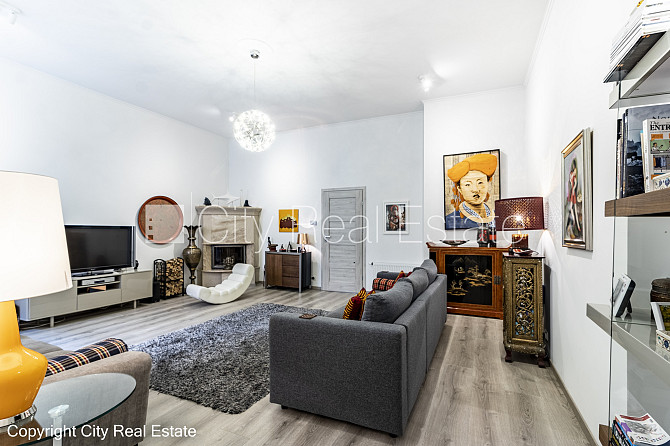 Pagalma ēka, renovēta māja, slēgts pagalms, ieeja no pagalma, beletāža, kāpņu telpa pēc Rīga - foto 2