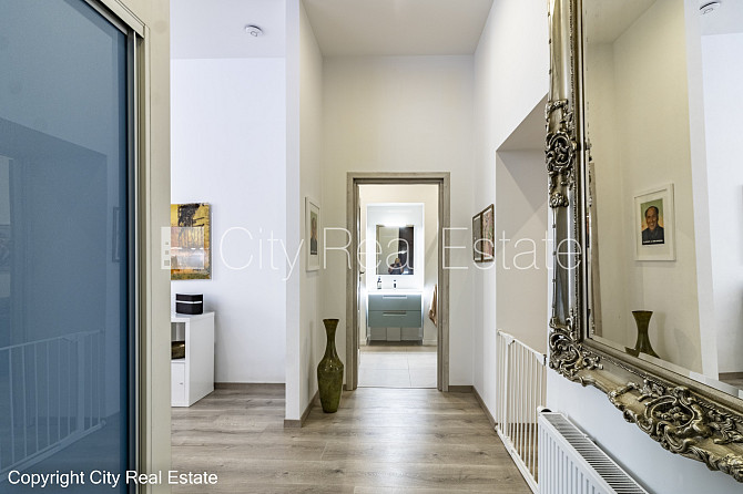 Pagalma ēka, renovēta māja, slēgts pagalms, ieeja no pagalma, beletāža, kāpņu telpa pēc Rīga - foto 16