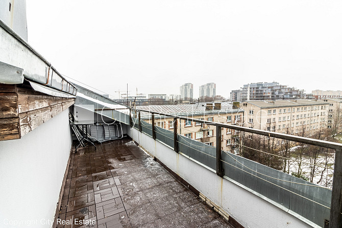Fasādes māja, labiekārtots apzaļumots pagalms, ieeja no ielas un pagalma, mansards, kāpņu Rīga - foto 16