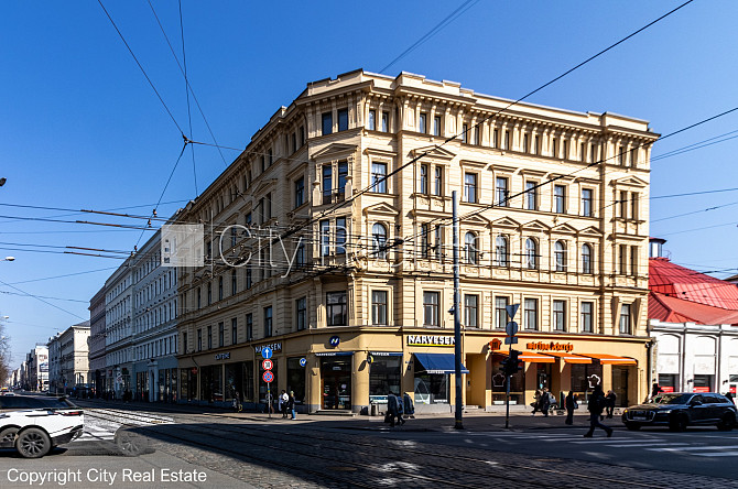 Fasādes māja, renovēta māja, fasāde ar dekoratīvo apmetumu, slēgts pagalms, ieeja no ielas Rīga - foto 15