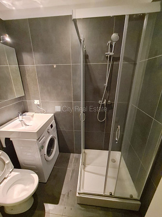 Pagalma ēka, renovēta māja, slēgts pagalms, ieeja no ielas un pagalma, kāpņu telpa pēc Rīga - foto 12