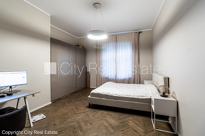Fasādes māja, renovēta māja, vieta automašīnai, ieeja no ielas un pagalma, logi vērsti Rīga - foto 4