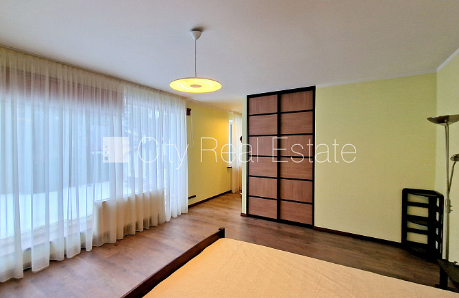 Privātmāja, labiekārtota apzaļumota teritorija 1800 m2, iežogota teritorija, teritorijas Jūrmala - foto 18