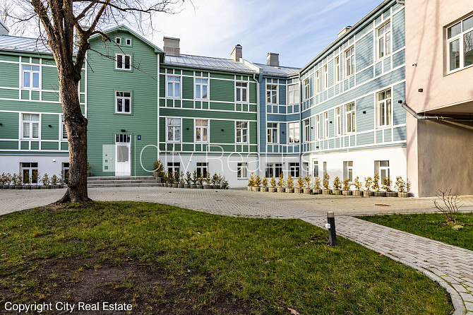 Restaurēta māja, fasāde ar koka apdari, energo efektīva māja, labiekārtots apzaļumots Rīga - foto 7