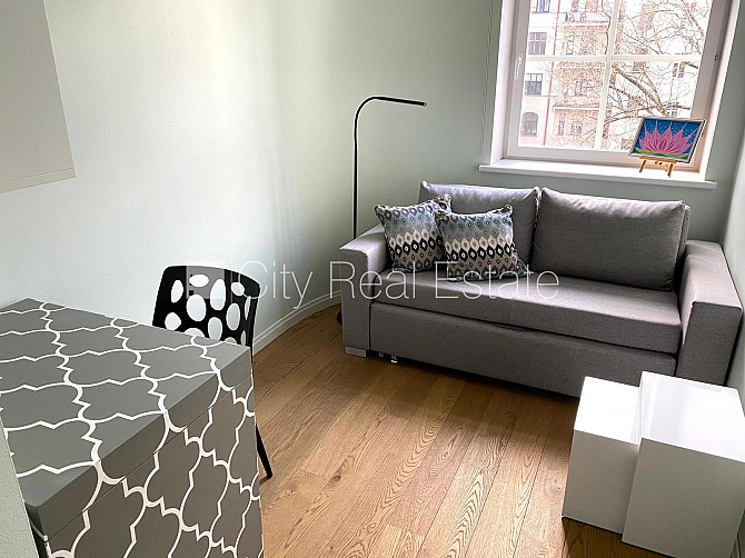 Renovēta māja, pagrabstāvā pieejama noliktava 2.6 m2, ieeja no ielas, ir lifts, istabas Rīga - foto 8