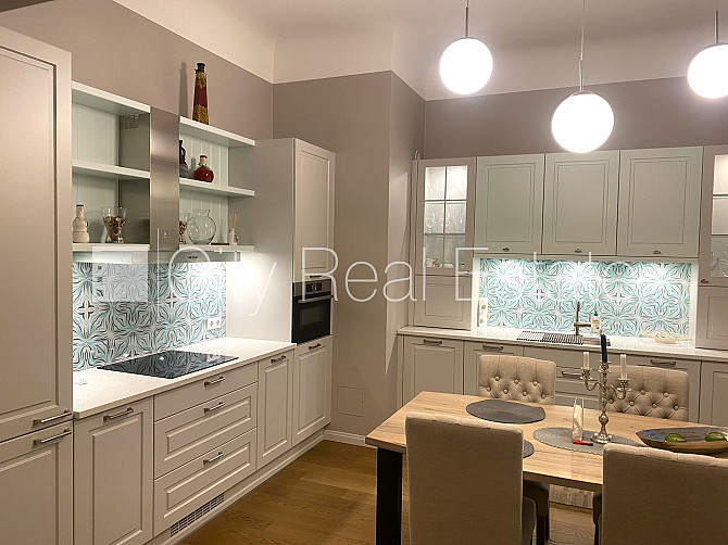 Renovēta māja, pagrabstāvā pieejama noliktava 2.6 m2, ieeja no ielas, ir lifts, istabas Rīga - foto 3