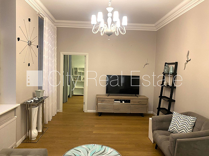 Renovēta māja, pagrabstāvā pieejama noliktava 2.6 m2, ieeja no ielas, ir lifts, istabas Rīga - foto 5