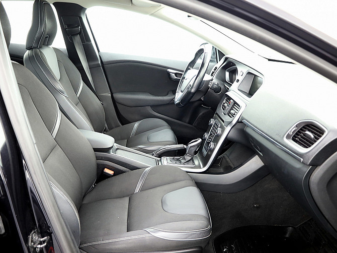 Volvo V40 Summum ATM 2.0 D3 110kW Таллин - изображение 6
