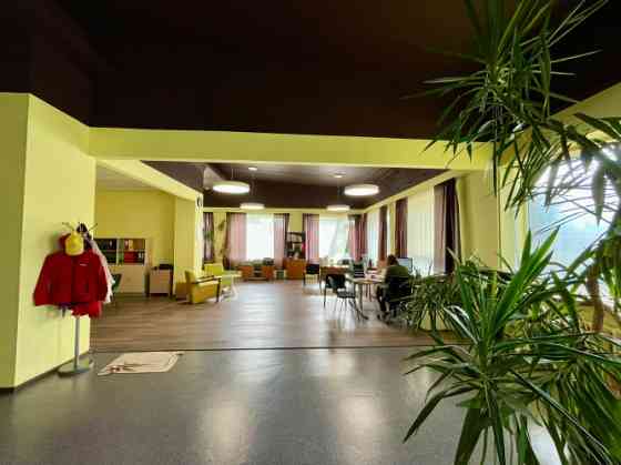 Daudzfukcionālas biroja telpas Iļģuciemā.  Plašas un gaišas open-space telpas ar augstiem gristiem ( Rīga