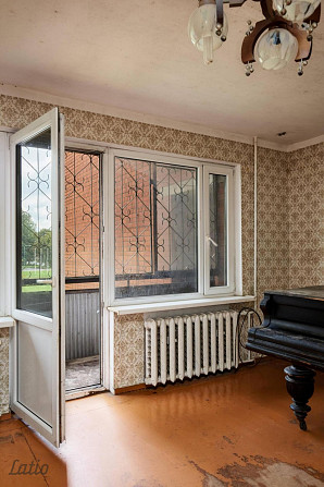 Tiek pārdots 3.istabu dzīvoklis Čehu projekta mājā ar 2 lodžijām, otrajā stāvā.
Izcils Rīga - foto 4