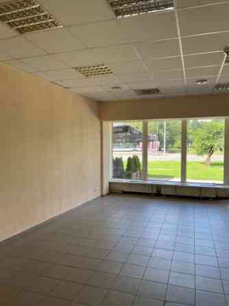Nomai tiek piedāvātas tirdzniecības telpas Juglā ar kopējo platību 100 m2. Atvērta tipa plānojums. T Rīga