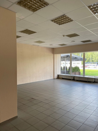 Nomai tiek piedāvātas tirdzniecības telpas Juglā ar kopējo platību 100 m2. Atvērta tipa plānojums. T Рига - изображение 3