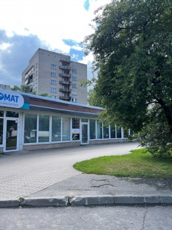 Nomai tiek piedāvātas tirdzniecības telpas Juglā ar kopējo platību 100 m2. Atvērta tipa plānojums. T Рига - изображение 1