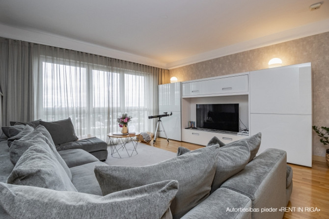 Gaišs un plašs dzīvoklis Panorama Plaza projektā  Pārdošanā moderns un mājīgs četristabu Rīga - foto 1