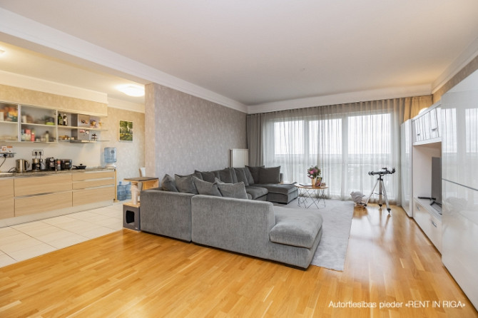 Gaišs un plašs dzīvoklis Panorama Plaza projektā  Pārdošanā moderns un mājīgs četristabu Rīga - foto 4