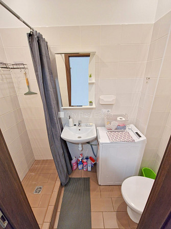Fasādes māja, renovēta māja, slēgts pagalms, vieta automašīnai, kāpņu telpa pēc Rīga - foto 11