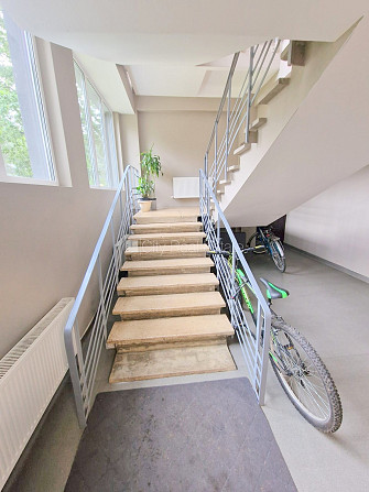 Fasādes māja, renovēta māja, slēgts pagalms, vieta automašīnai, kāpņu telpa pēc Rīga - foto 20