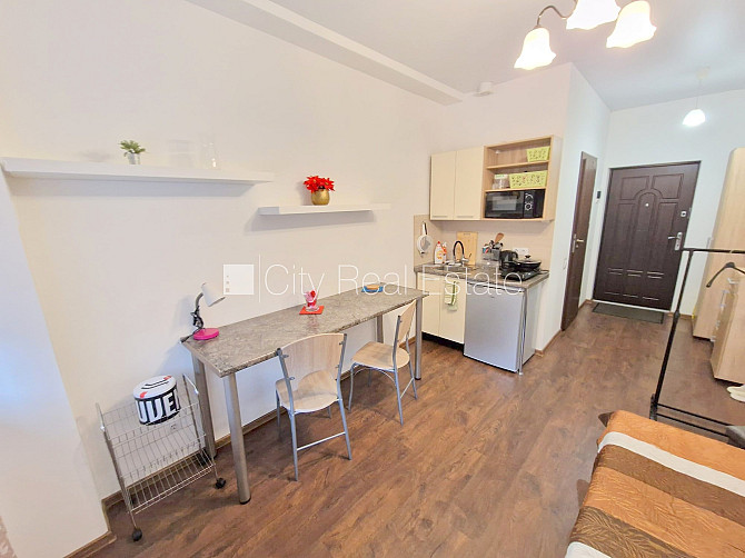 Fasādes māja, renovēta māja, slēgts pagalms, vieta automašīnai, kāpņu telpa pēc Rīga - foto 3