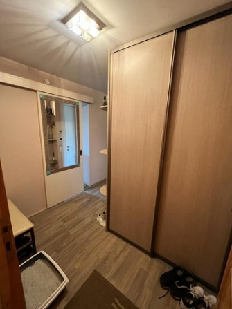 Dzīvoklis ar izcilu atrašanās vietu  blakus sabiedriskā transporta pieturvietām, 15 minūšu Rīga - foto 10