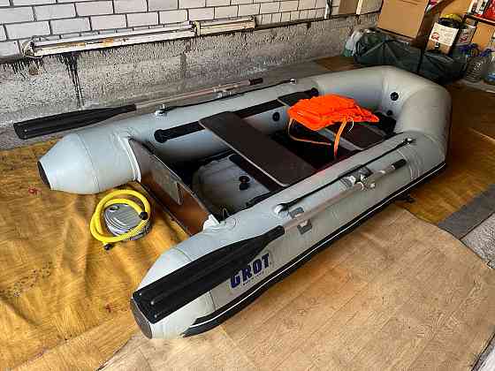 Продаю лодку Grot Karat K285KS в хорошем состоянии. В комплекте вёсла, жилет, насос, сумка. Рига