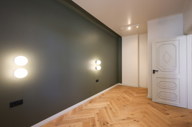 3-комнатная квартира во дворе  Квартира расположена в отремонтированном доме в Рига - изображение 1