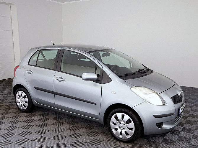 Toyota Yaris Linea Sol A-C 1.0 51kW Таллин - изображение 1