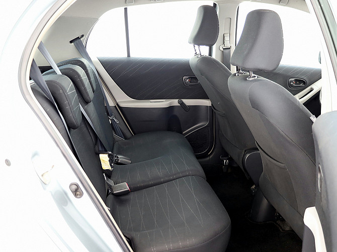 Toyota Yaris Linea Sol A-C 1.0 51kW Таллин - изображение 7