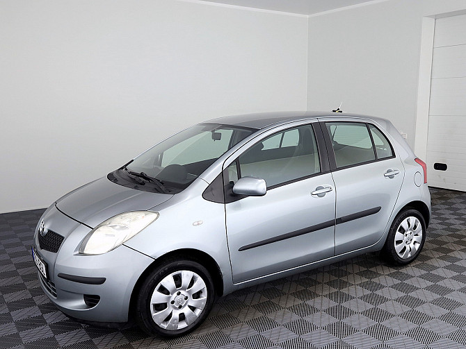 Toyota Yaris Linea Sol A-C 1.0 51kW Таллин - изображение 2
