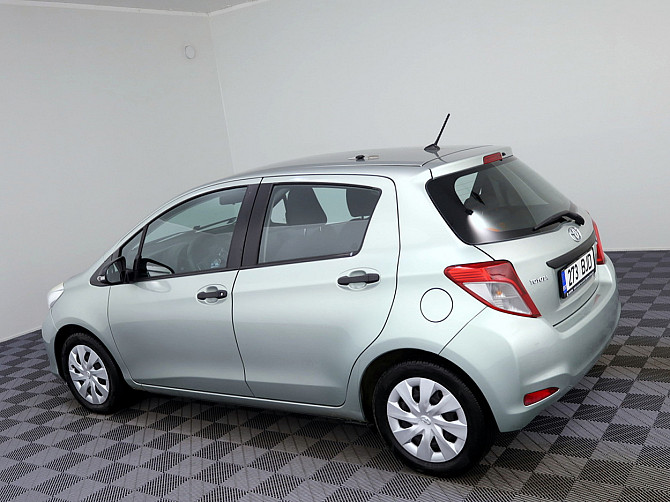 Toyota Yaris Linea Sol A-C 1.3 73kW Таллин - изображение 4