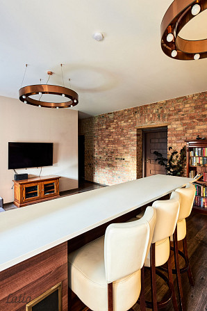 Piedāvājumā izsmalcināts un funkcionāls 4-istabu dzīvoklis vēsturiskā, daļēji renovētā pirmskara ēkā Рига - изображение 8