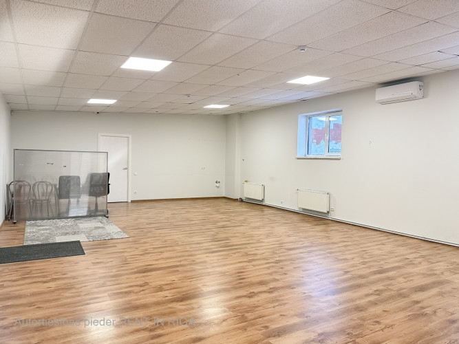 Офис в центре, в районе улицы Упиша.  + 4 этаж; + Возможность установки кухню; + WC; + Рига - изображение 4