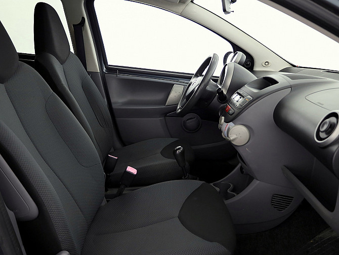 Toyota Aygo Linea Sol A-C 1.0 50kW Таллин - изображение 6