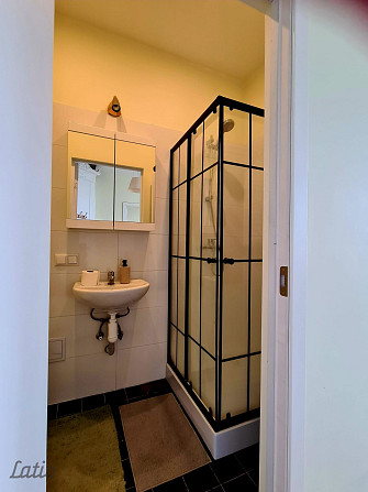 Izīrē 2 istabu dzīvokli centrā, netālu no tirdzniecības centra Mols
Izīrējam plašu un Rīga - foto 7