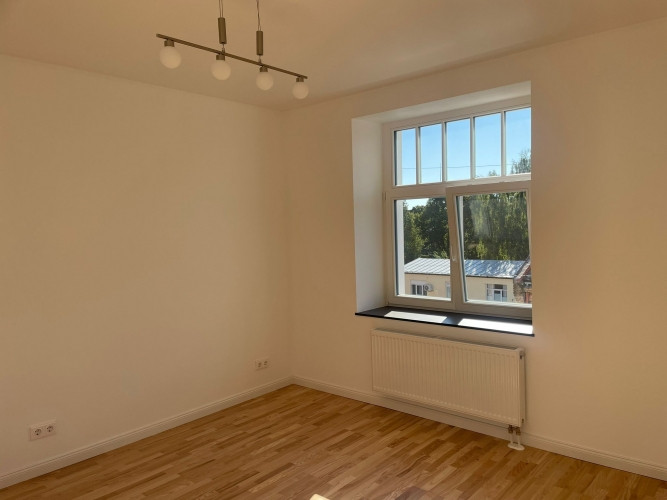 Продается cветлая солнечная 2-комнатная квартира с отдельной кухней.  Планировка Рига - изображение 7