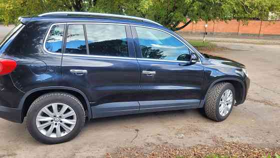 Volkswagen Tiguan 4x4 pilnpiedziņas ar 2.0dīzeli 103kw motoru. Tehniski labā stāvoklī.u. Vizuāli... Rīga