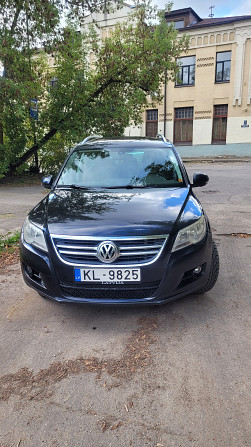 Volkswagen Tiguan 4x4 pilnpiedziņas ar 2.0dīzeli 103kw motoru. Tehniski labā stāvoklī.u. Vizuāli... Рига - изображение 4