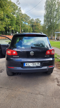 Volkswagen Tiguan 4x4 pilnpiedziņas ar 2.0dīzeli 103kw motoru. Tehniski labā stāvoklī.u. Vizuāli... Рига - изображение 2