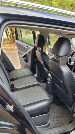 Volkswagen Tiguan 4x4 pilnpiedziņas ar 2.0dīzeli 103kw motoru. Tehniski labā stāvoklī.u. Vizuāli... Рига - изображение 8