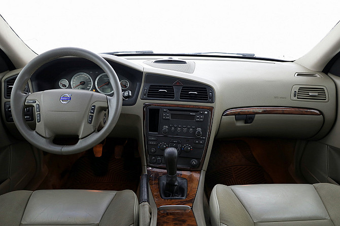 Volvo V70 Summum Facelift 2.4 D5 136kW Tallina - foto 5