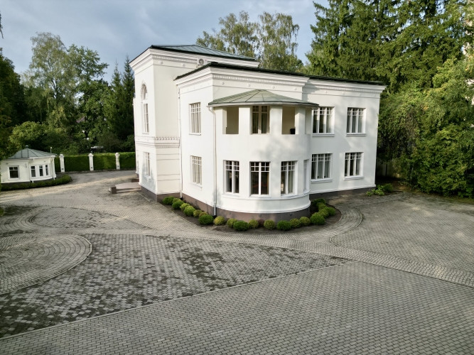 СДАЁТСЯ: Отдельно стоящее 3-этажное здание в Иманте  580 м  Просторное и Рига - изображение 2