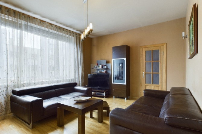 Pārdod plašu un kvalitatīvi labiekārtotu 3 istabu dzīvokli  103,6 m ar lodžiju un balkonu. Rīga - foto 4