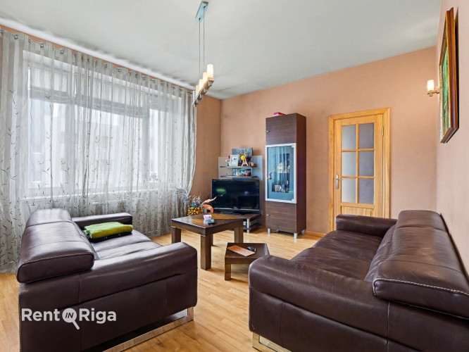 Pārdod plašu un kvalitatīvi labiekārtotu 3 istabu dzīvokli  103,6 m ar lodžiju un balkonu. Rīga - foto 15