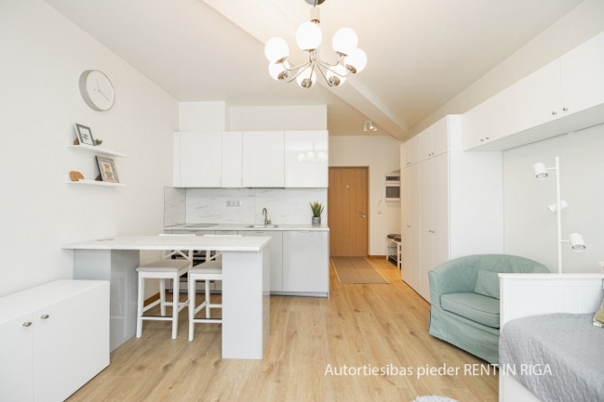 Jauns un kvalitatīvs studio dzīvoklis jaunajā projektā. Aprīkots ar gaumīgām mēbelēm, Rīga - foto 8