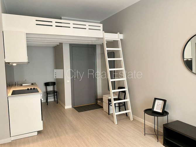 Здание во дворе, реновированный дом, благоустроенный озеленённый двор, закрытый Рига - изображение 8