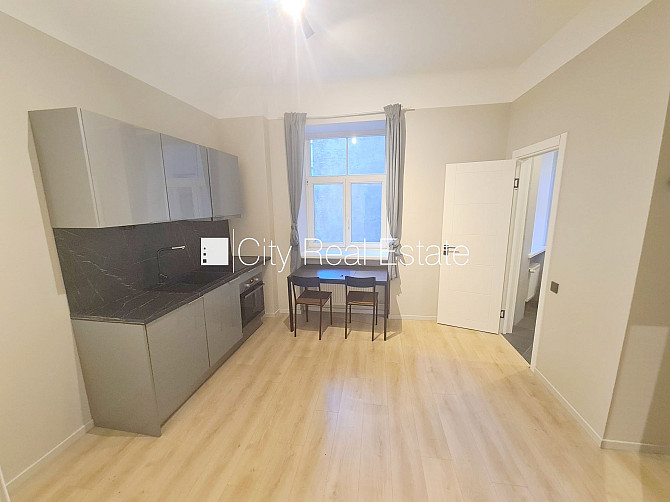 Здание во дворе, реновированный дом, закрытый двор, вход с улицы и со двора, лифт, Рига - изображение 3