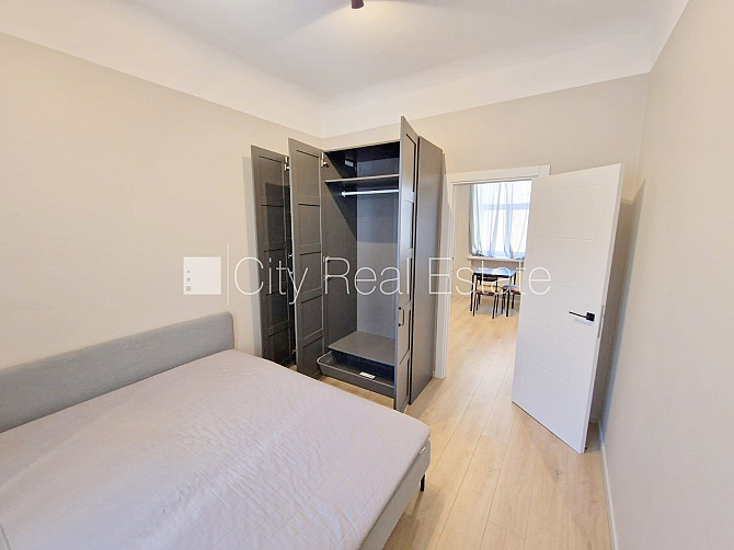 Здание во дворе, реновированный дом, закрытый двор, вход с улицы и со двора, лифт, Рига - изображение 11