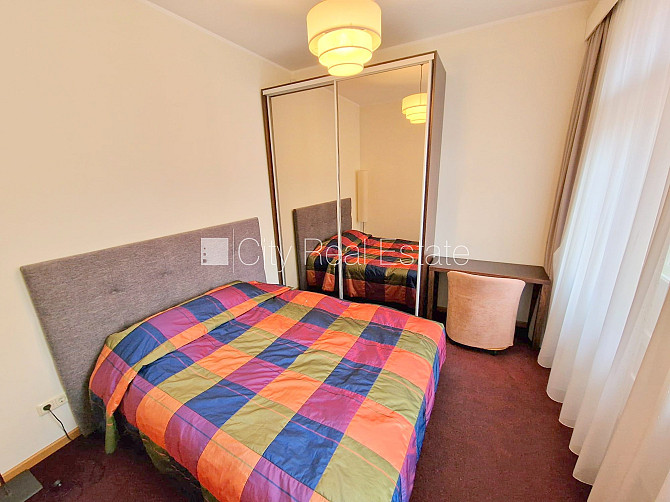 Фасадный дом, вход с улицы, лифт, количество спален 1 шт., высокие потолки, газовое Рига - изображение 9