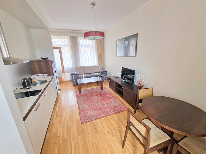 Фасадный дом, вход с улицы, лифт, количество спален 1 шт., высокие потолки, газовое Рига - изображение 4