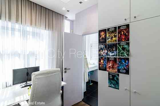 Дом во дворе, закрытый двор, возможность аренды парковки, стоянка на территории Рига